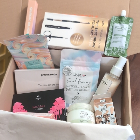 Beauty and Skincare Assortment Box - Picture 1 of 1